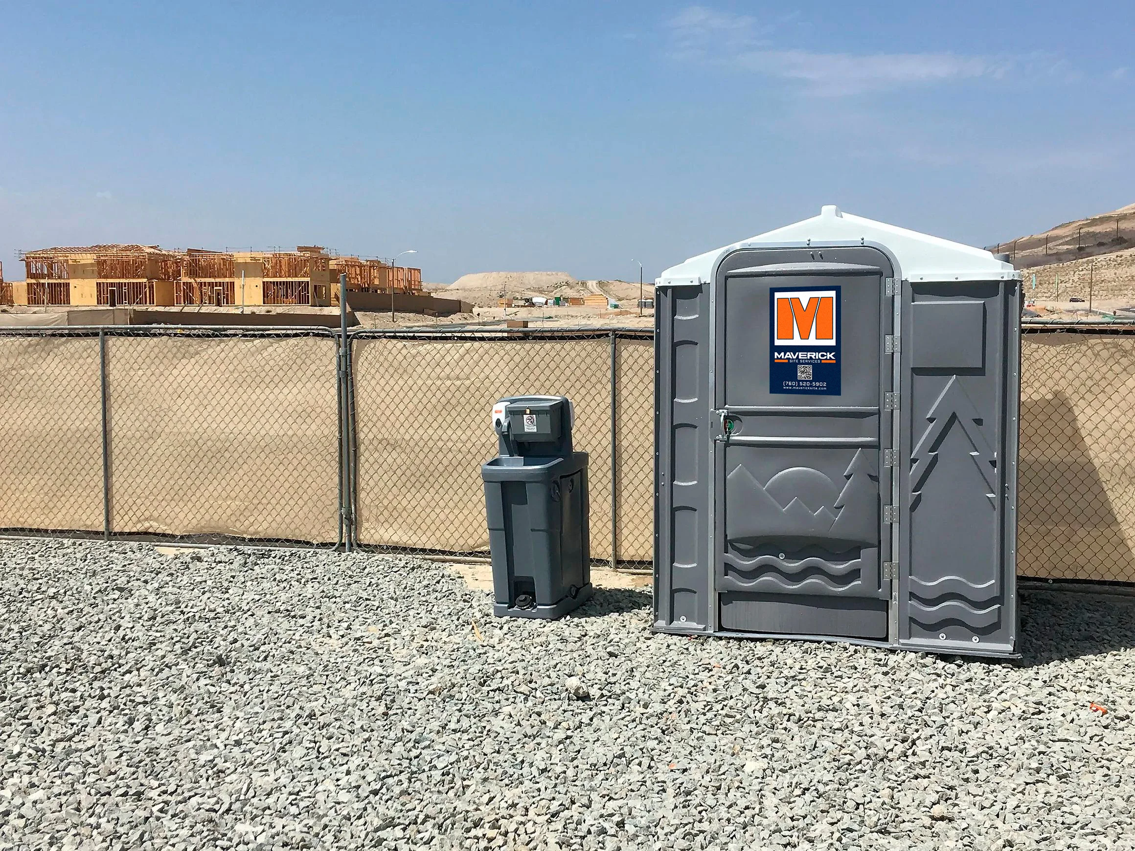 Maverick_Portable_Toliet_on_site_flipped